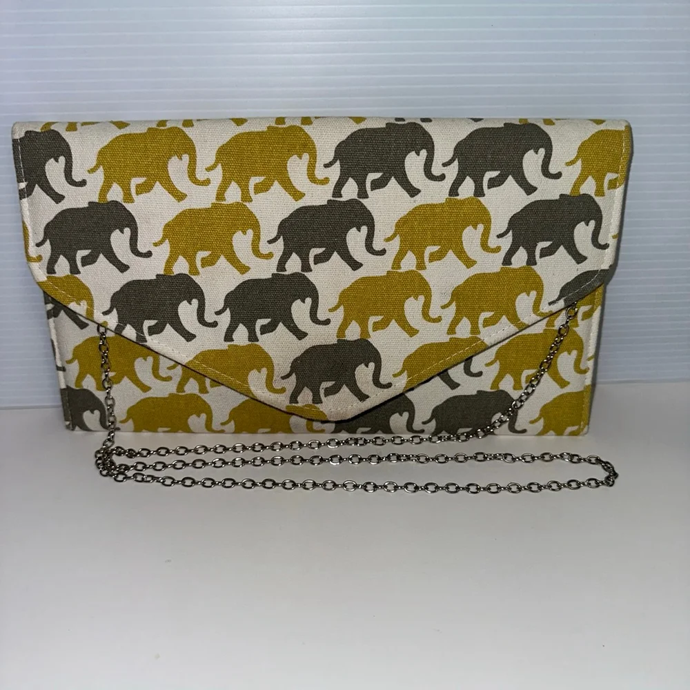Women's Clutch Purse White/Yellow/Gray Elephant Print Chain Strap Canvas